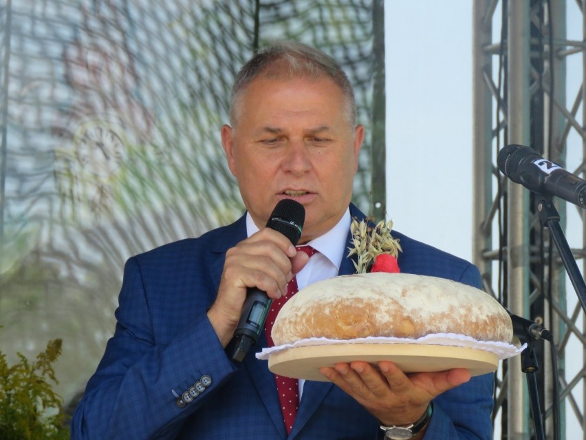 Burmistrz Tomasz Żak był hojny dla swoich zzastępców