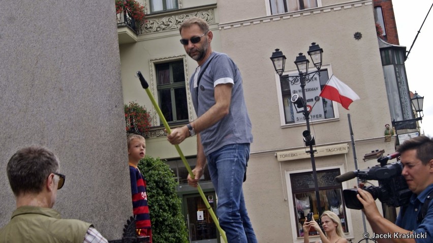 Działacze Komitetu Obrony Demokracji zawiesili dziś (15...