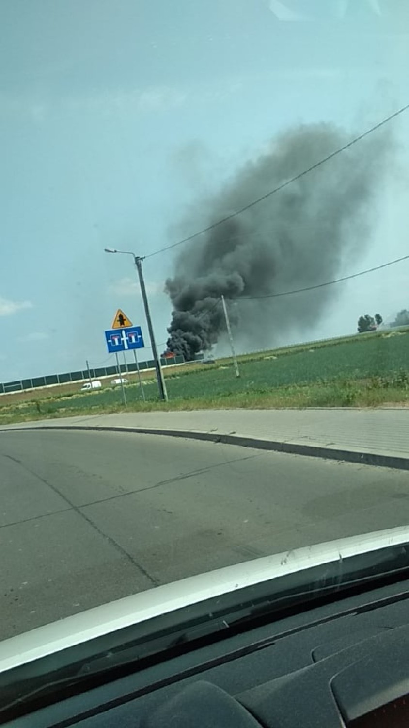 Pożar tira na autostradzie A1 pod Włocławkiem [zdjęcia]