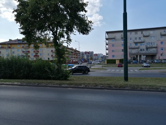 Przystanek autobusów jadących w stronę centrum, ma się znajdować na przeciw wjazdu na osiedle