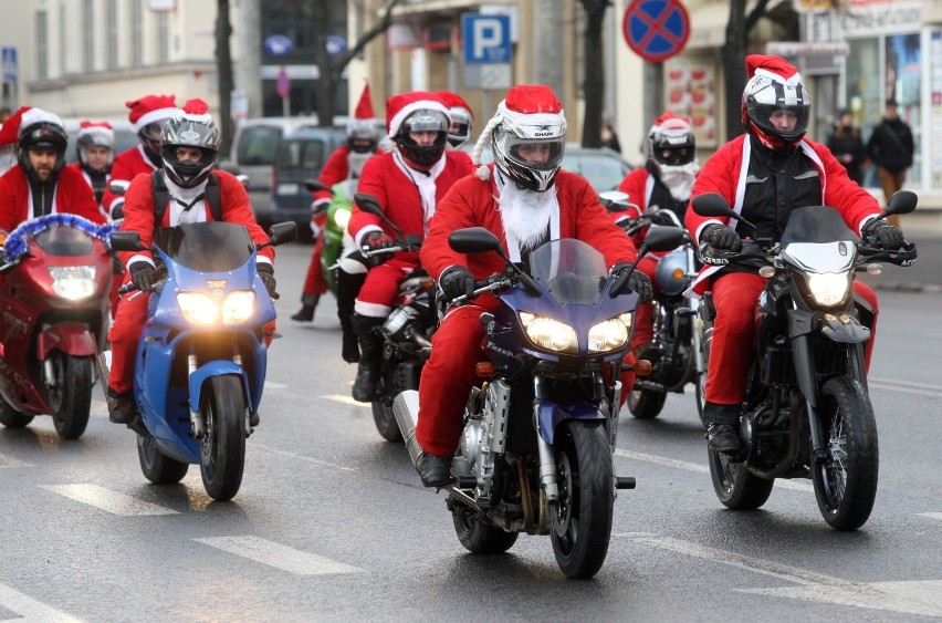 Wielka Parada Mikołajów. ZOBACZ zdjęcia z przejazdu Mikołajów ZDJĘCIA, WIDEO