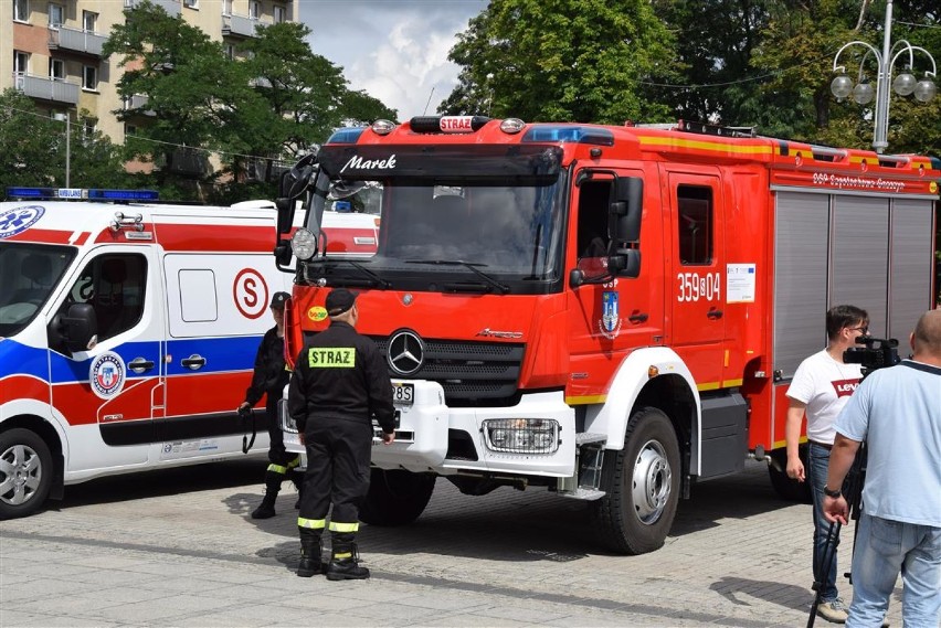 Nowe karetki i wóz strażacki w Częstochowie