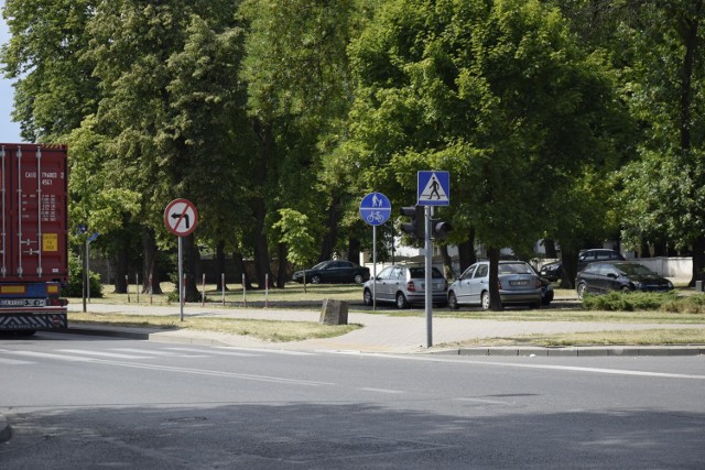 Parking powstanie na placu na rogu alei Niepodległości i ulicy Rawskiej - za cmentarzem św. Stanisława