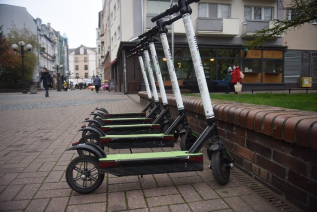 Elektryczne hulajnogi stały się popularnym środkiem transportu