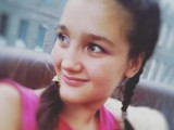 Dla 16-letniej Julki Cicheckiej wózek to okno na świat. Pomóżmy jej go kupić!