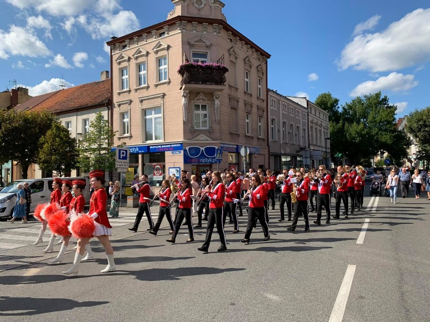 Września: XV Wrzesiński Festiwal Orkiestr Dętych - przemarsz ulicą Jana Pawła II i koncert na rynku [GALERIA]