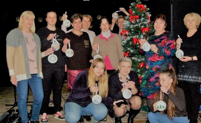 Gmina Krasnystaw. Kiermasz bożonarodzeniowy przy dźwiękach kolęd. Zobacz zdjęcia