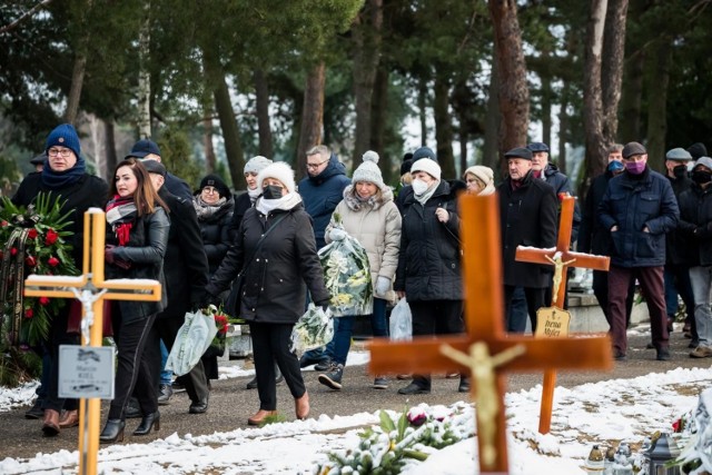 Wiesław Dziuba zmarł w wieku 81 lat. Był długoletnim szefem bydgoskiej Generalnej Dyrekcji Dróg Krajowych i Autostrad. Za jego kadencji powstało kilka bardzo ważnych dla Kujaw i Pomorza nowych tras