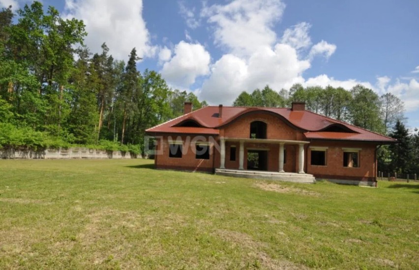 Dom, 448,74 m², Radomsko - 1 480 000 zł...