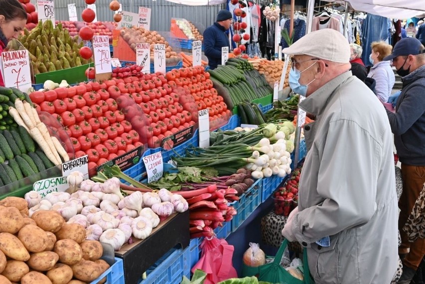 W piątek 22 maja kieleckie bazary tradycyjnie przeżyły...