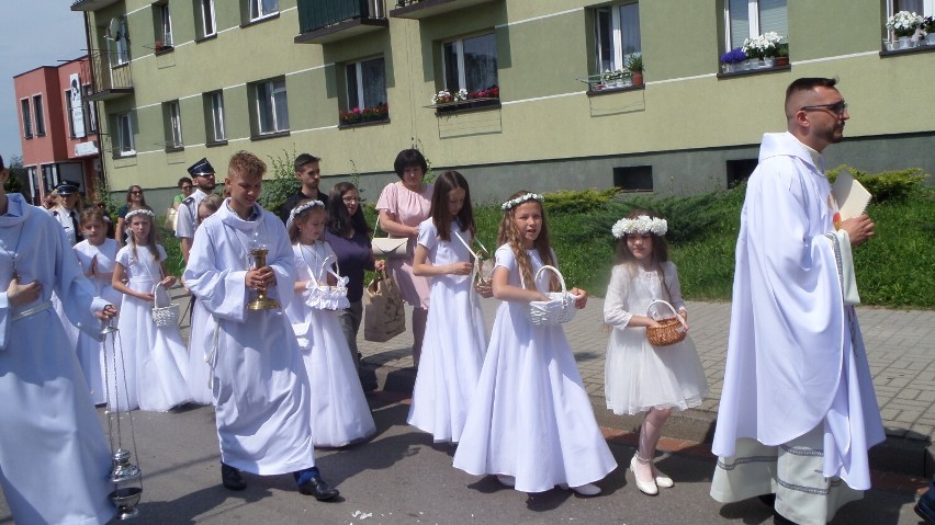 Procesja Bożego Ciała w Myszkowie. Tłumy wiernych przeszły ulicami miasta. Zobacz ZDJĘCIA