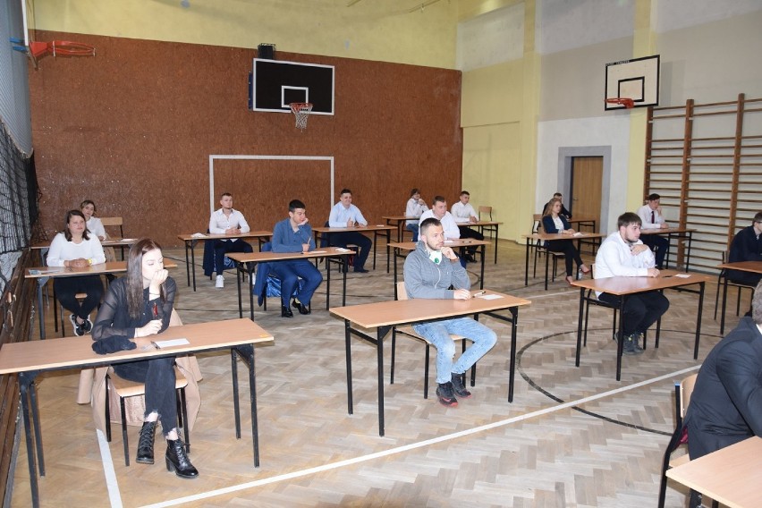 Ruszyły egzaminy maturalne. Uczniowie szkół średnich zmierzyli się z językiem polskim