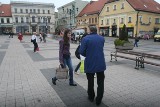 Wybory w Rybniku: Makosz i Kohut spotkali się na rynku. O czym rozmawiali