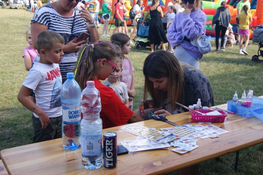 Na festyn rodzinny w Połażejewie zawitały tłumy odwiedzających, a czekało na nich wiele atrakcji. Zapraszamy do obejrzenia fotorelacji!