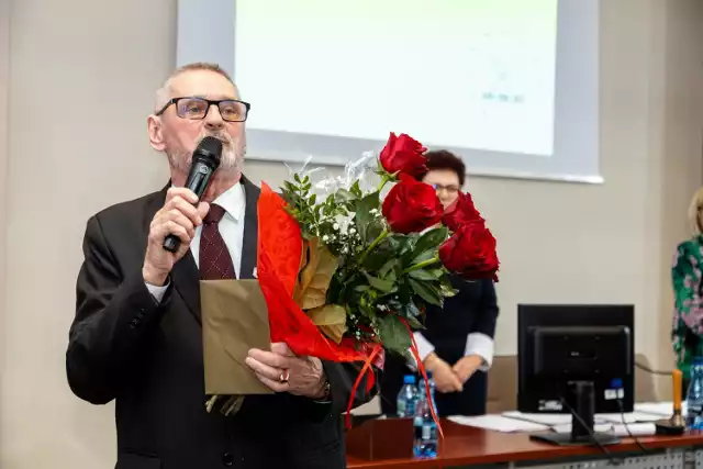 Podczas ostatniej, 67. sesji Rady Miejskiej w Sępólnie Krajeńskim, radni oficjalnie pożegnali się z mijającą kadencją. Za współpracę z przewodniczącym dziękowali m. in. sołtysi i kierownicy gminnych jednostek.