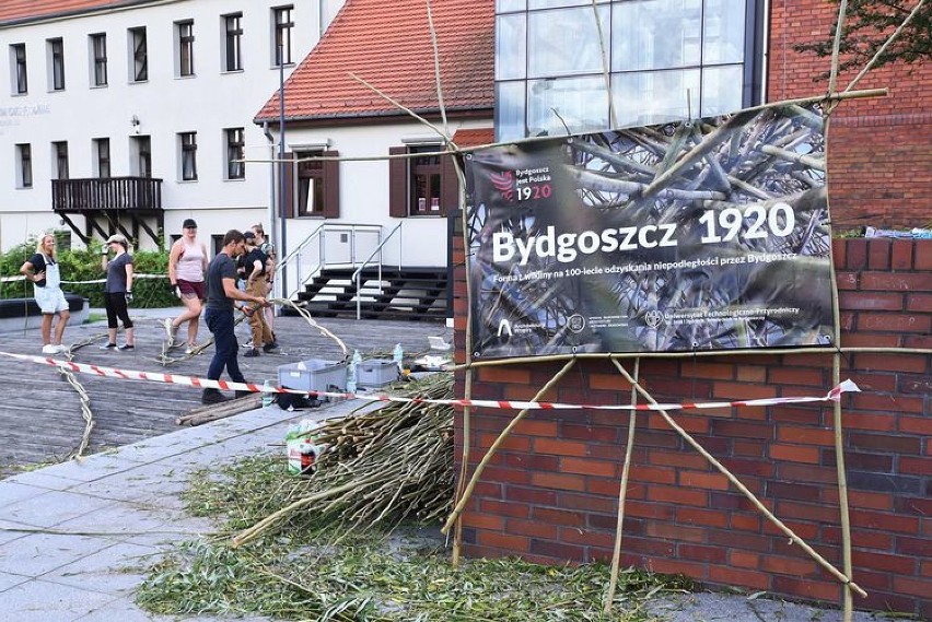 Rzeźba będzie przypominać ósemkę i jest wariantem wstęgi...