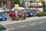 Zobacz Rakoniewice w Google Street View. Mieszkańcy przyłapani na ulicach i miasto, które się zmieniło
