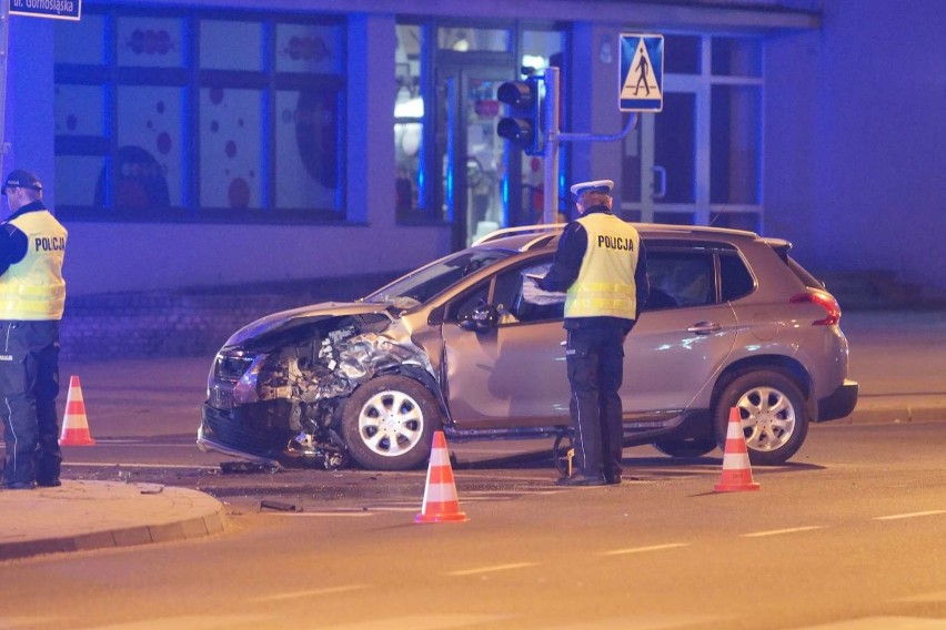 Zderzenie aut na skrzyżowaniu ulic Górnośląskiej i Polnej w...