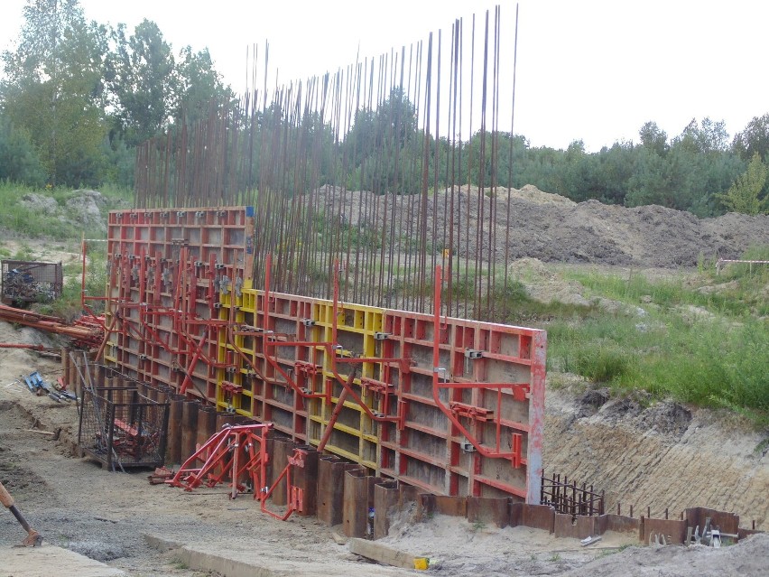 Postępują prace przy budowie obwodnicy Opola Lubelskiego.