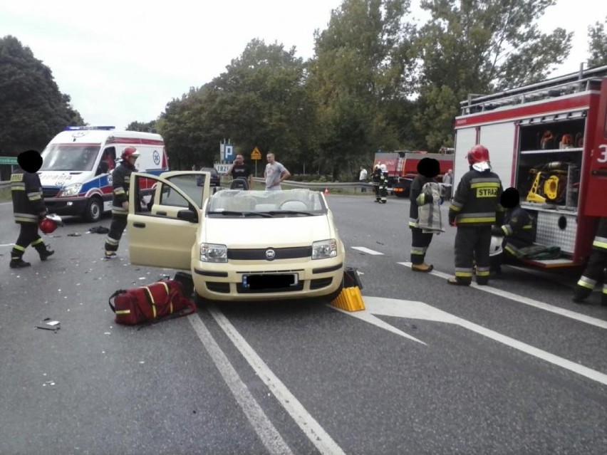 Wypadek w Trzebawiu: Motocykl zderzył się z osobówką