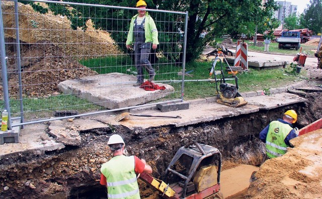 Oszuści, powołując się na rekomendację miasta, oferują kredyt na opłatę za przyłącze do budowanej kanalizacji