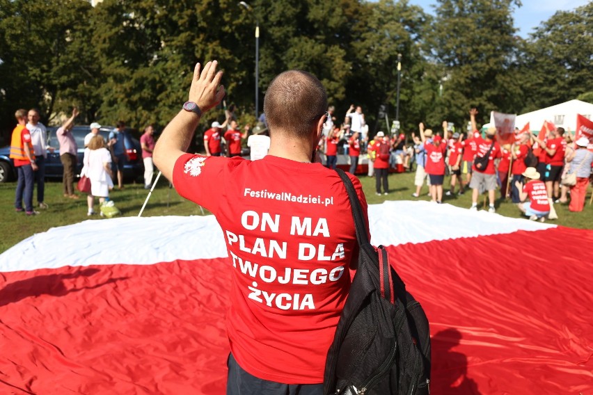 Marsz dla Jezusa, Warszawa. Przekrój chrześcijan na stołecznych ulicach [ZDJĘCIA]