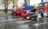 Tczew. Trzy samochody zderzyły się na skrzyżowaniu ulic Jedności Narodu z Wojska Polskiego. Jedna osoba jest ranna