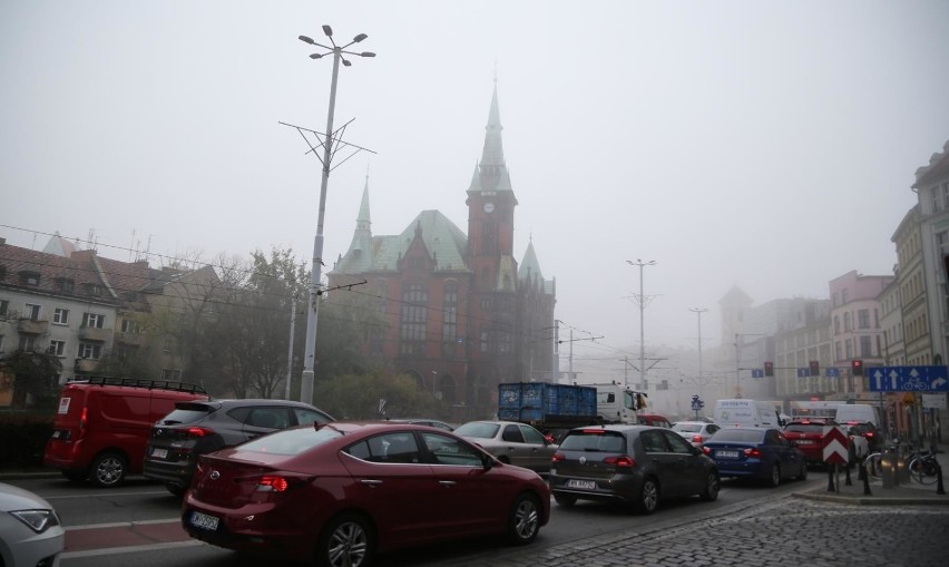 Wrocław we mgle wygląda przepięknie. Zobaczcie zdjęcia! 