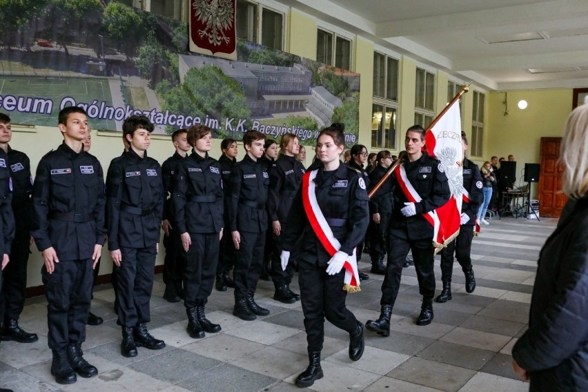 Uczniowie pierwszej klasy mundurowej VII LO w Szczecinie...