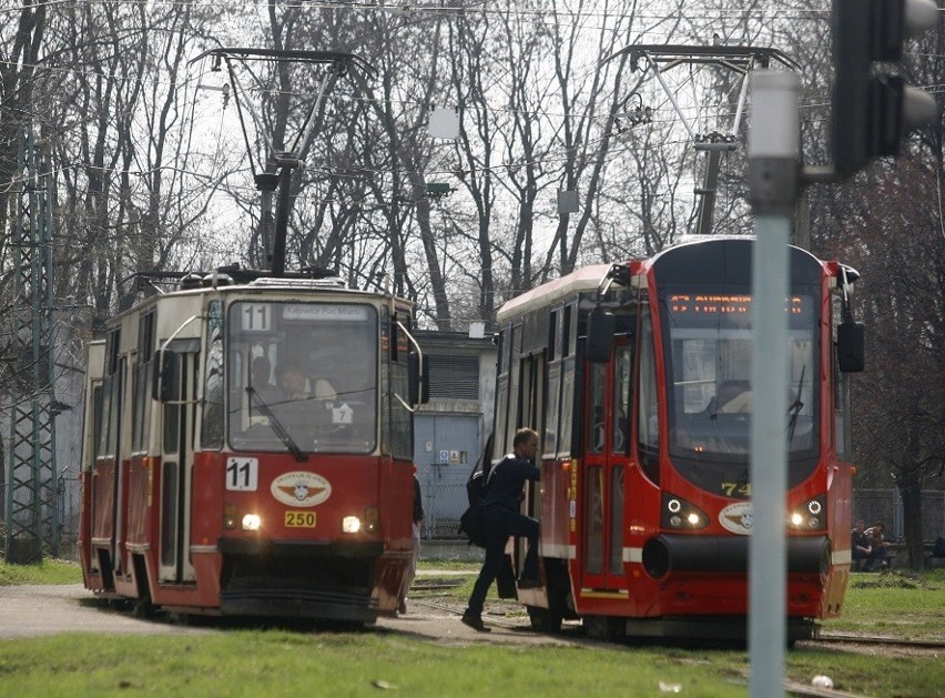 Ruda Śląska: Chebzie stanie się centrum przesiadkowym. Połączy dworzec i pętlę [ZDJĘCIA]