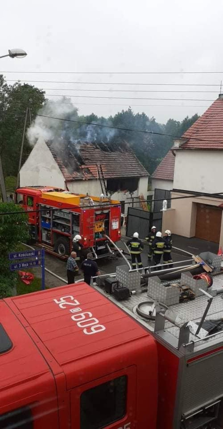 Pożar odebrał im ukochanego tatę i cały dobytek. Możesz pomóc! [ZDJĘCIA]