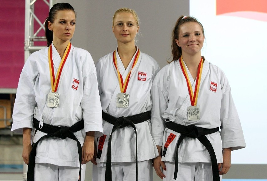 Anna Stachurska (z lewej) uprawia karate. W 2012 roku...