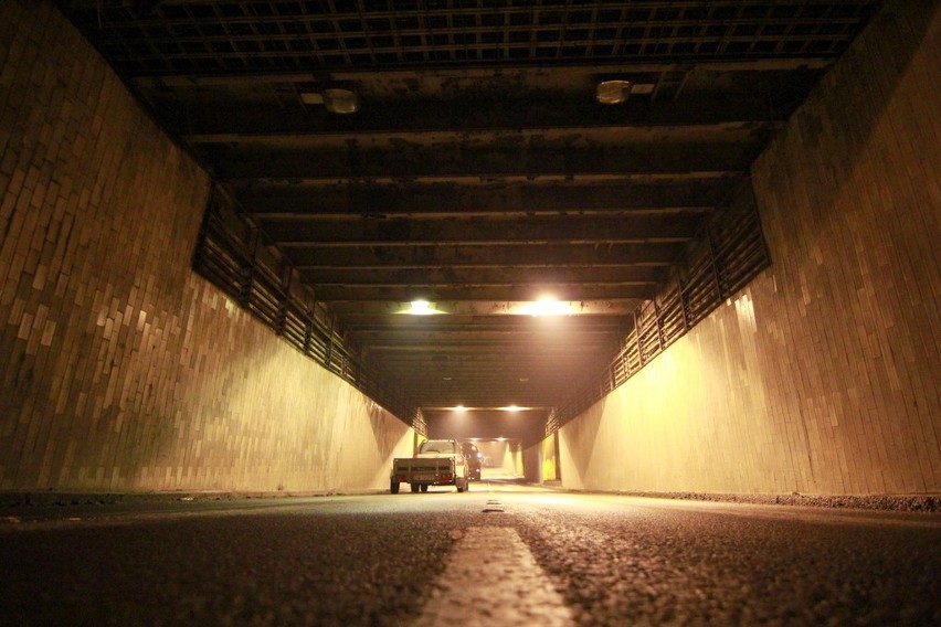 Nocna konserwacja tuneli pod pl. Dominikańskim (ZDJĘCIA)