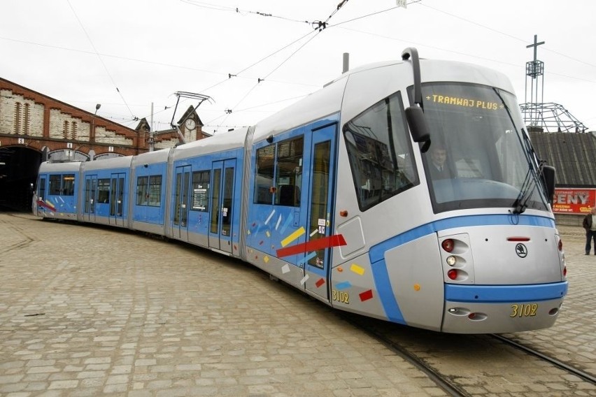 Wrocław: Od soboty kursuje Tramwaj Plus (FILM)