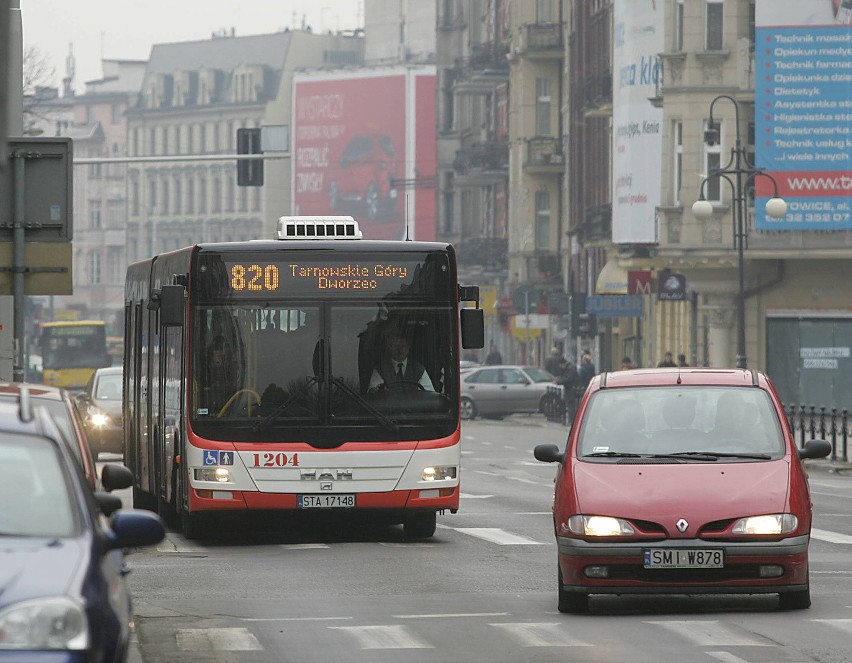 Hit na Facebooku! Oto studencka limuzyna, czyli dwie godziny w autobusie 820