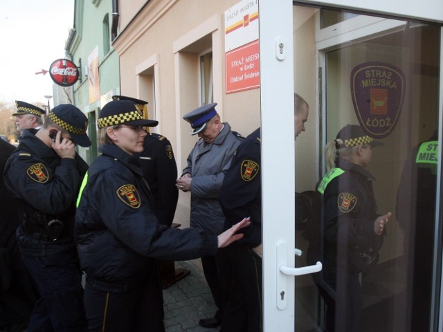 Strażnicy w Łodzi zarabiają ok. 1 300 zł na rękę,