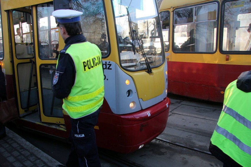 Kobieta wpadła pod tramwaj na placu Niepodległości