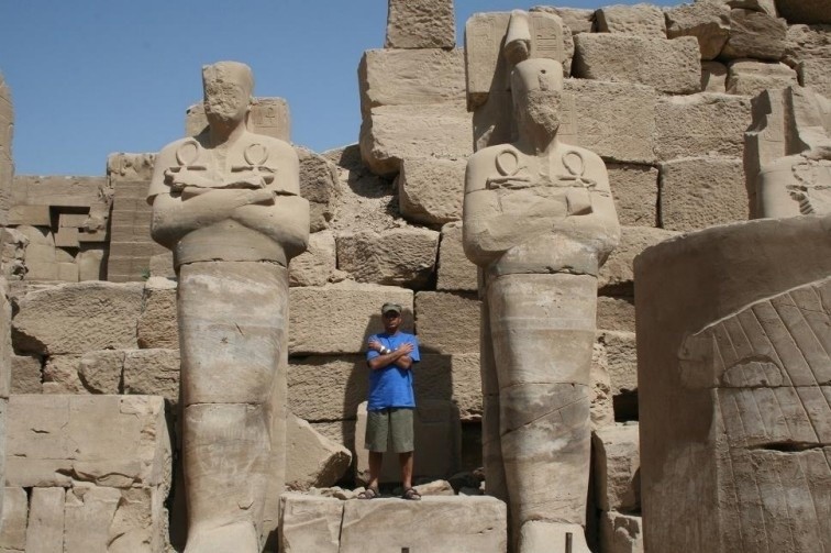 Władcy Egiptu - od lewej stoją : Dolnego, Środkowego,...