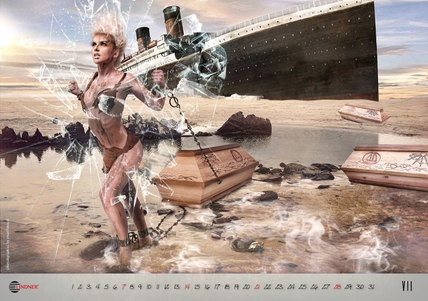 Kalendarz Lindner na 2013 r. Gołe modelki i trumny. Kolejna odsłona kontrowersyjnego kalendarza [ZDJĘCIA, FILM]