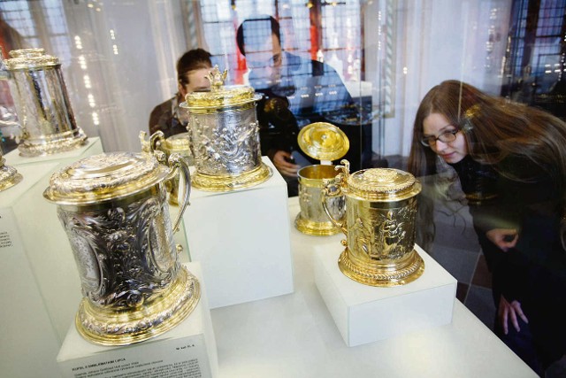Dzieła dawnych złotników gdańskich ze zbiorów Muzeum Narodowego w Gdańsku będzie można dokładnie obejrzeć i przeczytać ich opis na monitorze komputera