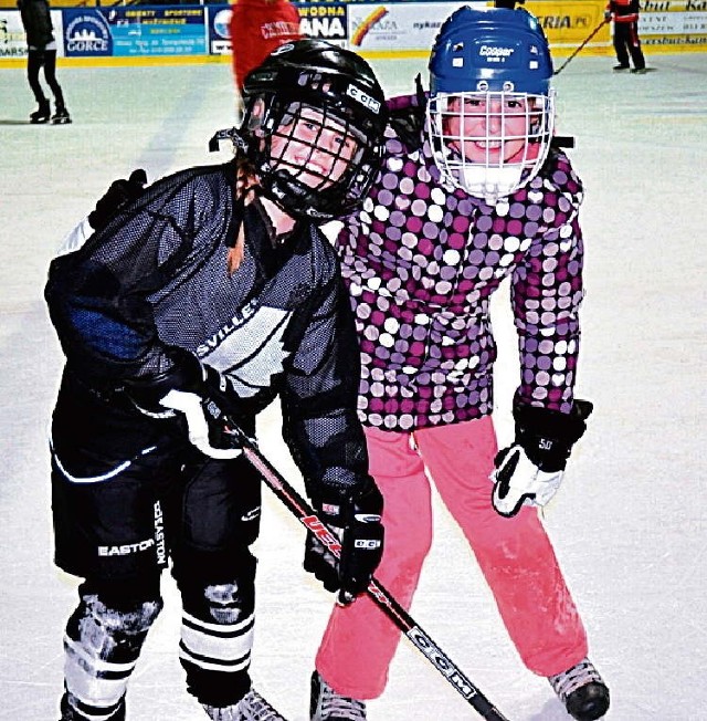 Dziewczyny w Nowym Targu radzą sobie całkiem dobrze na lodzie