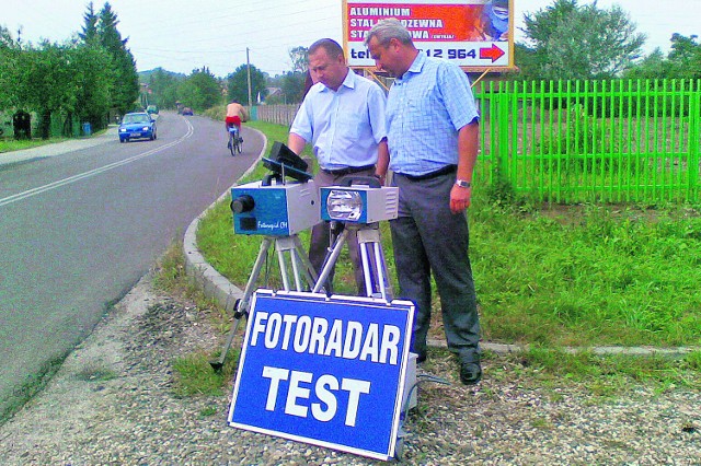 Grzegorz Kozioł i Janusz Nowak na drodze w Zbylitowskiej Górze