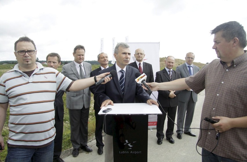 Lotnisko w Świdniku: Rusza budowa pasa startowego (ZDJĘCIA)