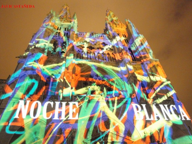 Projekcje na gotyckiej katedrze w Burgos trwały całą noc