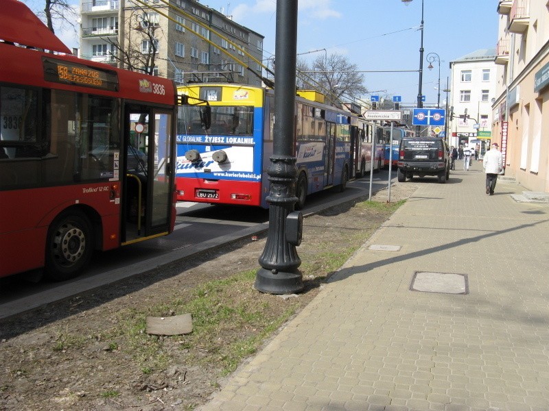 Wypadek na Lipowej: Nie żyje motocyklista (ZDJĘCIA)