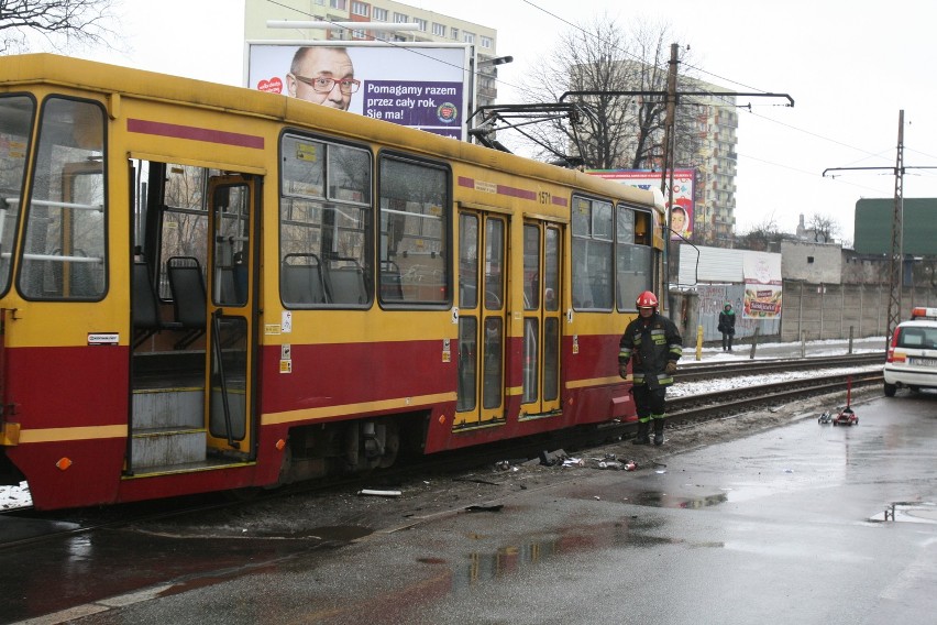 Zderzenie z tramwajem na Kilińskiego [ZDJĘCIA]