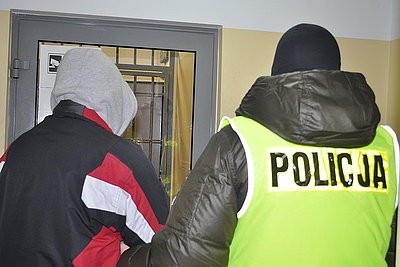 Napad na sklep w Mysłowicach: Bandyta sam przyszedł na policję. Wyrzuty sumienia?