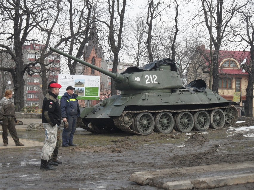 Czołgi w Dąbrowie Górniczej! Będą atrakcją Parku Militarno-Historycznego &quot;Reduta&quot; [ZDJĘCIA, WIDEO]