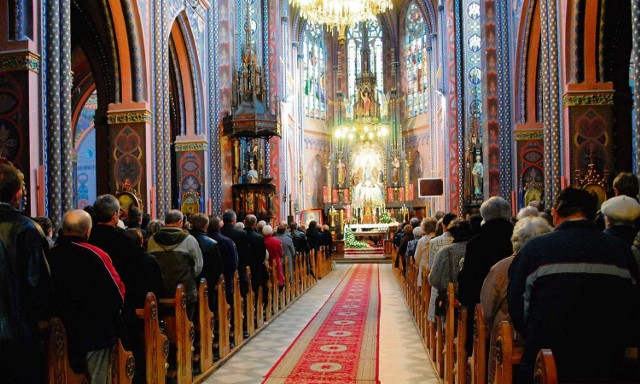 Wierni z diecezji sosnowieckiej rzadko przystępują do komunii. Gorzej jest tylko w diecezji koszalińsko-kołobrzeskiej