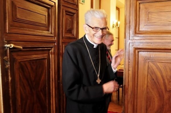 Kraków: kardynał Macharski jest w szpitalu